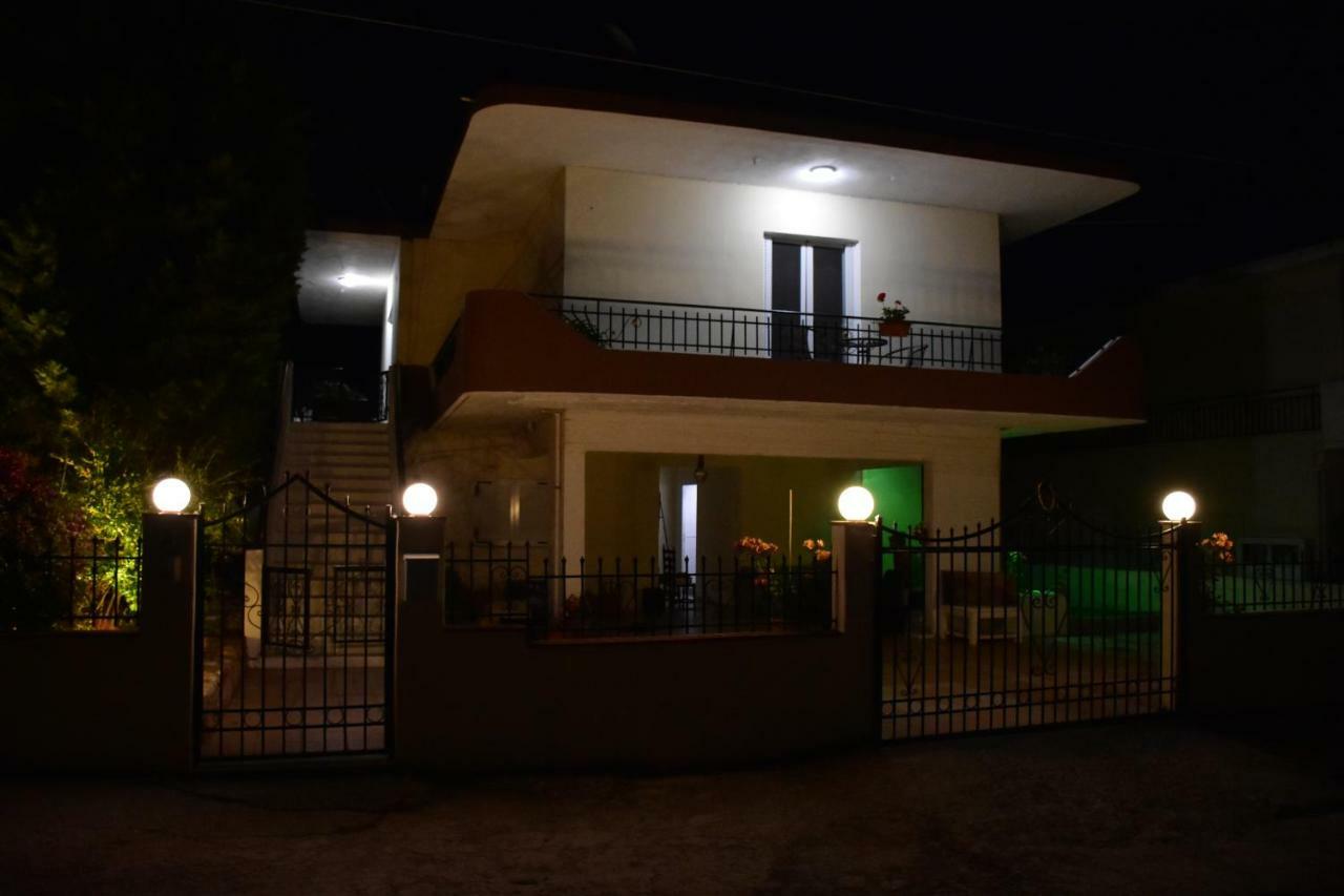 Galotel Agnoudas Near The Airport Markópoulon Exterior foto